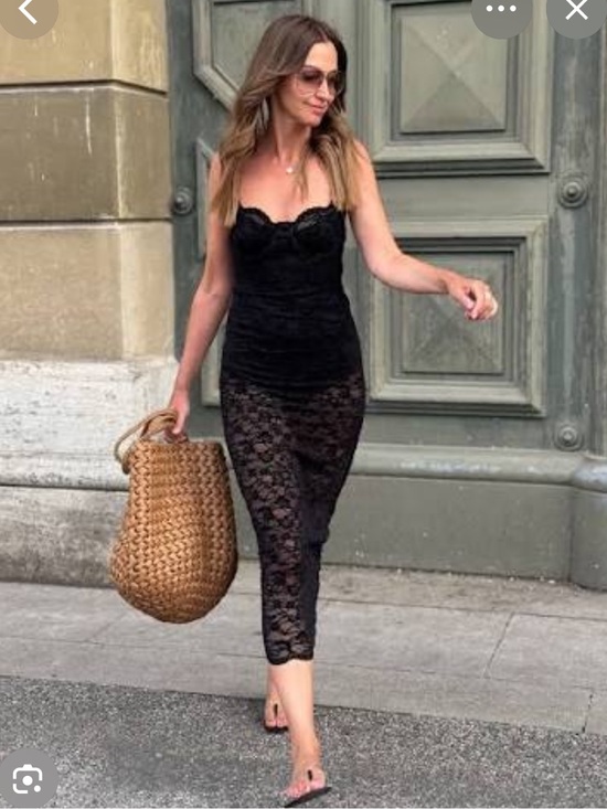 Zara Dresses & Skirts - VIRAL ZARA Midi dress made of lace fabric. Sweetheart neckline S 
🚨FIRM PRICE